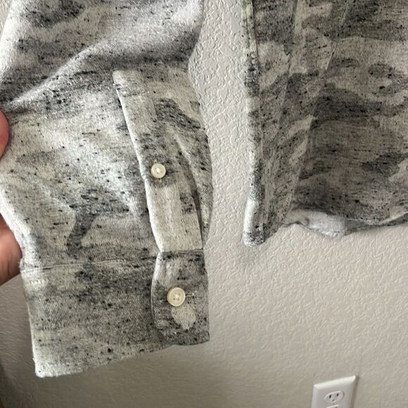CLUB MONACO Light Grey Camo Donegal Long Sleeve Button Down, Size XL - Picture 3 of 10
